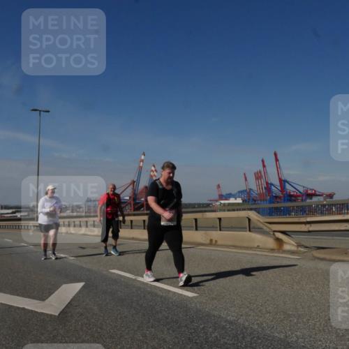 03.10.2025 - Köhlbrandbrückenlauf Matties Gatica Varas http://msf.ph/oto/9009764 03.10.2025 13:07:24 Position 2 118 meine-sportfotos.de