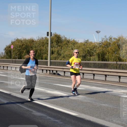 03.10.2025 - Köhlbrandbrückenlauf Julia Fischer http://msf.ph/oto/9009778 03.10.2025 12:53:55 Position 3  meine-sportfotos.de