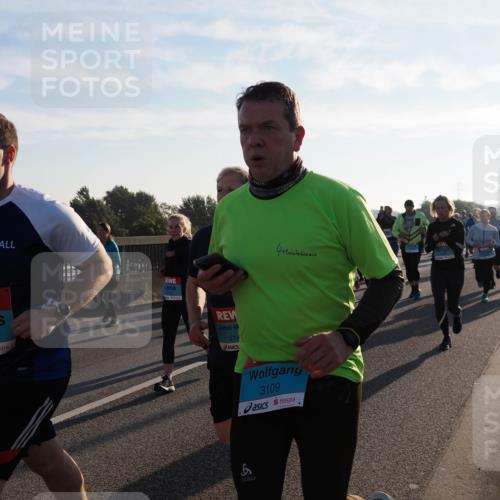 03.10.2025 - Köhlbrandbrückenlauf Fabian Wolf http://msf.ph/oto/9009791 03.10.2025 09:21:15 Position 3 2171, 214, 8, 3109 meine-sportfotos.de