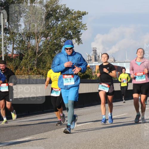03.10.2025 - Köhlbrandbrückenlauf Luisa Fischer http://msf.ph/oto/9009797 03.10.2025 10:51:43 Position 3 18, 1242, 3579, 1092 meine-sportfotos.de