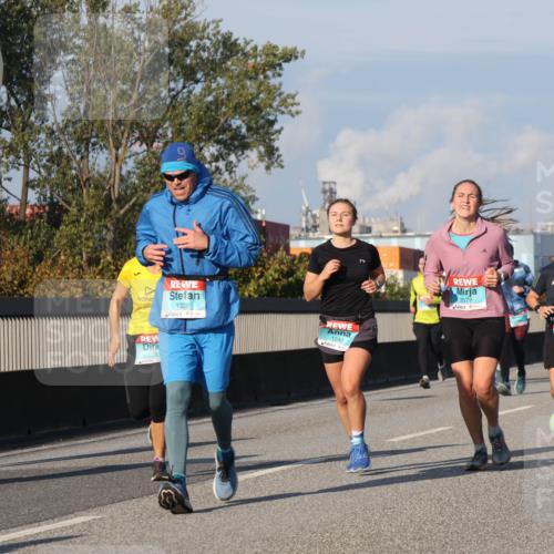 03.10.2025 - Köhlbrandbrückenlauf Luisa Fischer http://msf.ph/oto/9009804 03.10.2025 10:51:43 Position 3 18, 3764, 1328, 1242, 3333, 3579, 1092, 3625 meine-sportfotos.de
