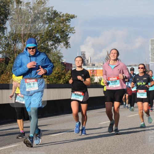 03.10.2025 - Köhlbrandbrückenlauf Luisa Fischer http://msf.ph/oto/9009808 03.10.2025 10:51:43 Position 3 8833, 1328, 1242, 3579, 1092, 3625 meine-sportfotos.de
