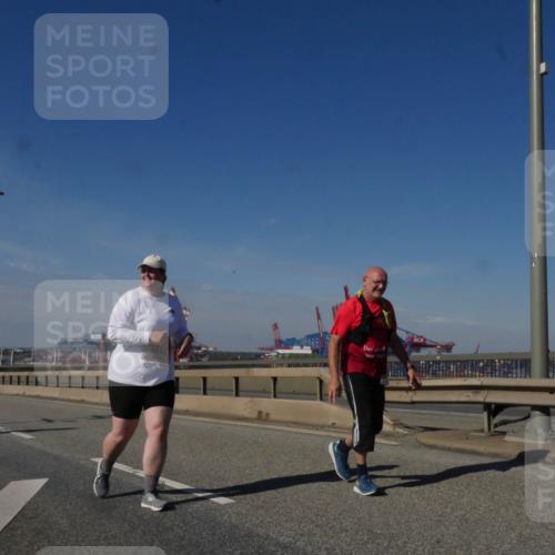 03.10.2025 - Köhlbrandbrückenlauf Matties Gatica Varas http://msf.ph/oto/9009812 03.10.2025 13:07:28 Position 2 118 meine-sportfotos.de