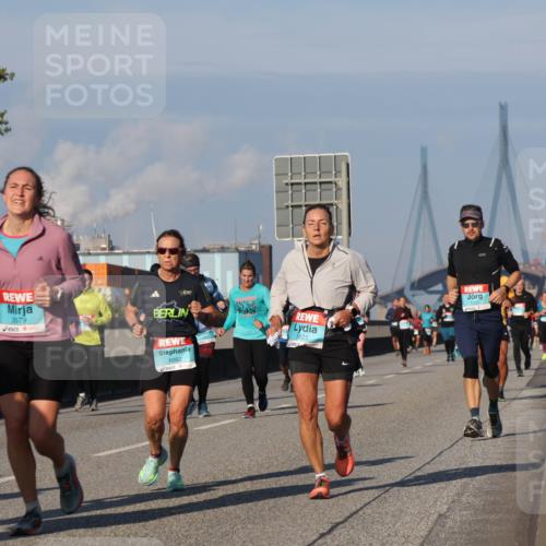 03.10.2025 - Köhlbrandbrückenlauf Luisa Fischer http://msf.ph/oto/9009821 03.10.2025 10:51:44 Position 3 1242, 3579, 1092, 3625, 1255 meine-sportfotos.de