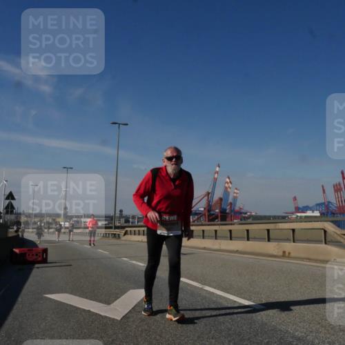03.10.2025 - Köhlbrandbrückenlauf Matties Gatica Varas http://msf.ph/oto/9009823 03.10.2025 13:07:32 Position 2  meine-sportfotos.de