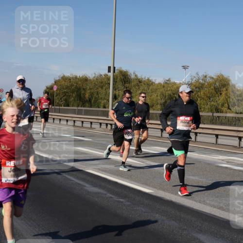 03.10.2025 - Köhlbrandbrückenlauf Julia Fischer http://msf.ph/oto/9009825 03.10.2025 12:54:01 Position 3 6056, 4375 meine-sportfotos.de