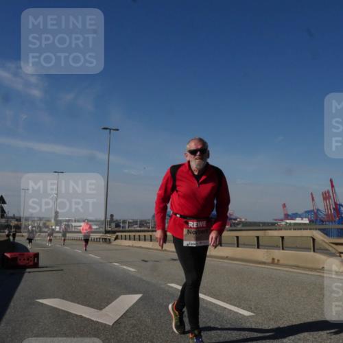 03.10.2025 - Köhlbrandbrückenlauf Matties Gatica Varas http://msf.ph/oto/9009831 03.10.2025 13:07:33 Position 2  meine-sportfotos.de