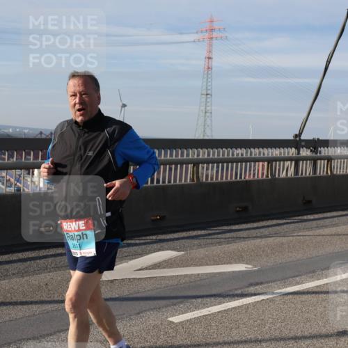 03.10.2025 - Köhlbrandbrückenlauf Julia Fischer http://msf.ph/oto/9009832 03.10.2025 10:18:14 Position 2 2611 meine-sportfotos.de