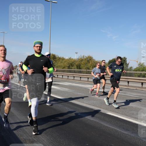 03.10.2025 - Köhlbrandbrückenlauf Julia Fischer http://msf.ph/oto/9009834 03.10.2025 12:54:03 Position 3  meine-sportfotos.de