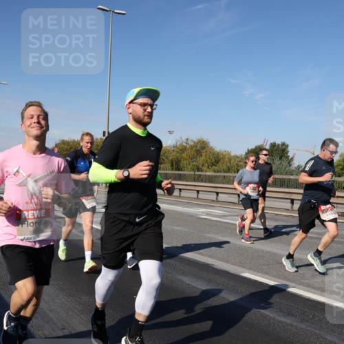 03.10.2025 - Köhlbrandbrückenlauf Julia Fischer http://msf.ph/oto/9009837 03.10.2025 12:54:03 Position 3 5870 meine-sportfotos.de