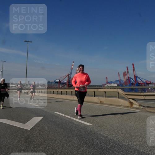 03.10.2025 - Köhlbrandbrückenlauf Matties Gatica Varas http://msf.ph/oto/9009841 03.10.2025 13:07:42 Position 2  meine-sportfotos.de
