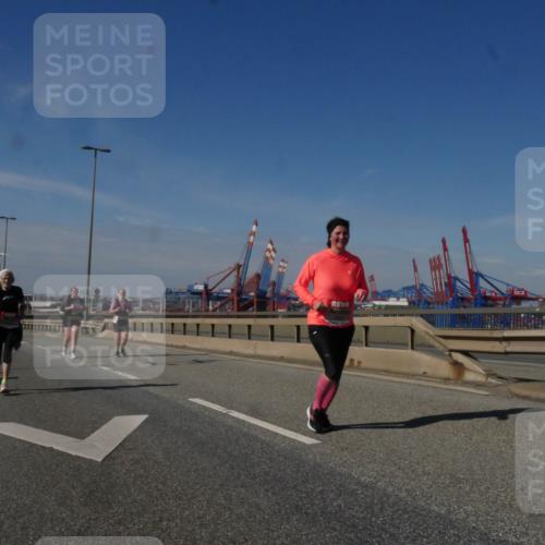 03.10.2025 - Köhlbrandbrückenlauf Matties Gatica Varas http://msf.ph/oto/9009845 03.10.2025 13:07:43 Position 2  meine-sportfotos.de
