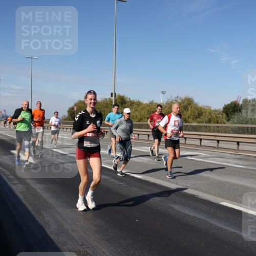 03.10.2025 - Köhlbrandbrückenlauf Julia Fischer http://msf.ph/oto/9009848 03.10.2025 12:54:05 Position 3  meine-sportfotos.de