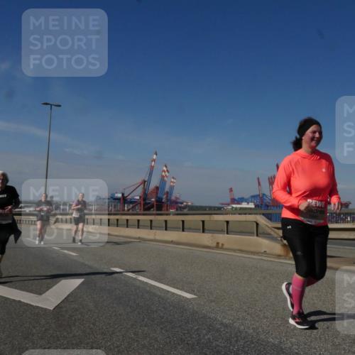 03.10.2025 - Köhlbrandbrückenlauf Matties Gatica Varas http://msf.ph/oto/9009856 03.10.2025 13:07:44 Position 2 118 meine-sportfotos.de