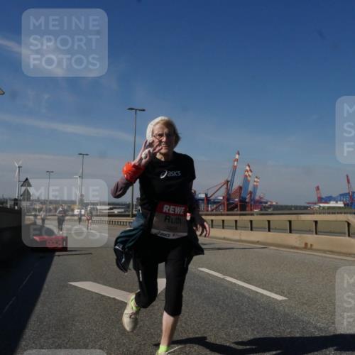 03.10.2025 - Köhlbrandbrückenlauf Matties Gatica Varas http://msf.ph/oto/9009866 03.10.2025 13:07:46 Position 2 4824 meine-sportfotos.de