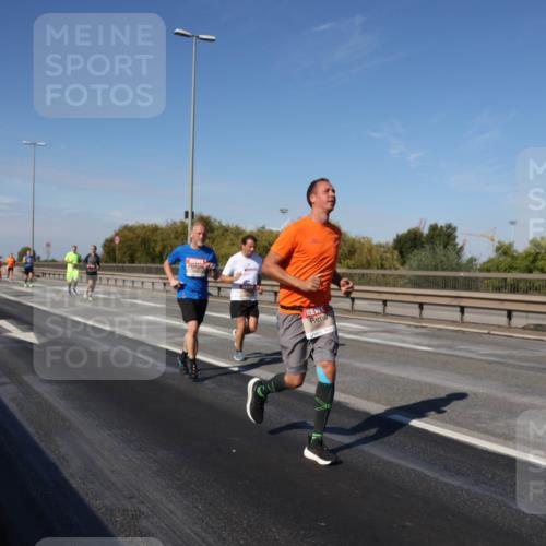 03.10.2025 - Köhlbrandbrückenlauf Julia Fischer http://msf.ph/oto/9009877 03.10.2025 12:54:08 Position 3  meine-sportfotos.de