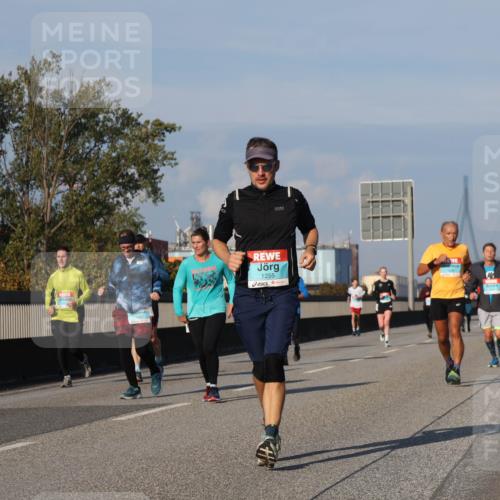 03.10.2025 - Köhlbrandbrückenlauf Luisa Fischer http://msf.ph/oto/9009878 03.10.2025 10:51:48 Position 3 1255 meine-sportfotos.de
