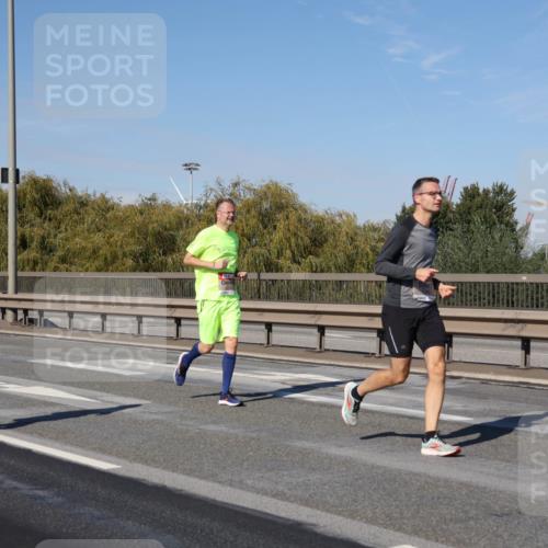 03.10.2025 - Köhlbrandbrückenlauf Julia Fischer http://msf.ph/oto/9009891 03.10.2025 12:54:13 Position 3 4 meine-sportfotos.de