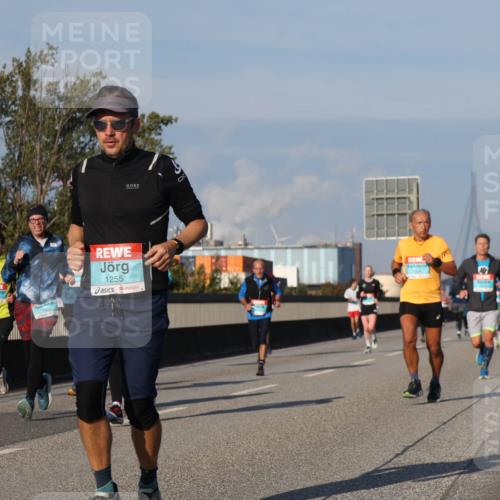 03.10.2025 - Köhlbrandbrückenlauf Luisa Fischer http://msf.ph/oto/9009897 03.10.2025 10:51:49 Position 3 1255 meine-sportfotos.de