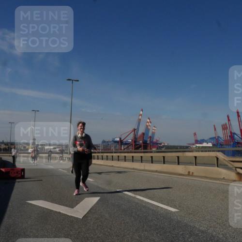 03.10.2025 - Köhlbrandbrückenlauf Matties Gatica Varas http://msf.ph/oto/9009921 03.10.2025 13:07:56 Position 2  meine-sportfotos.de