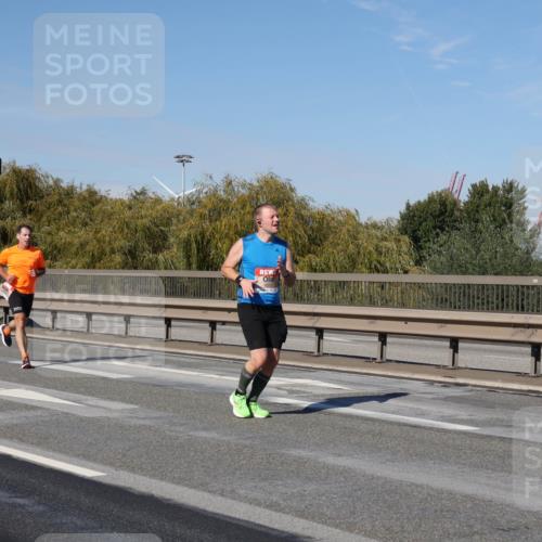 03.10.2025 - Köhlbrandbrückenlauf Julia Fischer http://msf.ph/oto/9009922 03.10.2025 12:54:17 Position 3  meine-sportfotos.de