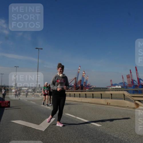 03.10.2025 - Köhlbrandbrückenlauf Matties Gatica Varas http://msf.ph/oto/9009930 03.10.2025 13:07:57 Position 2  meine-sportfotos.de