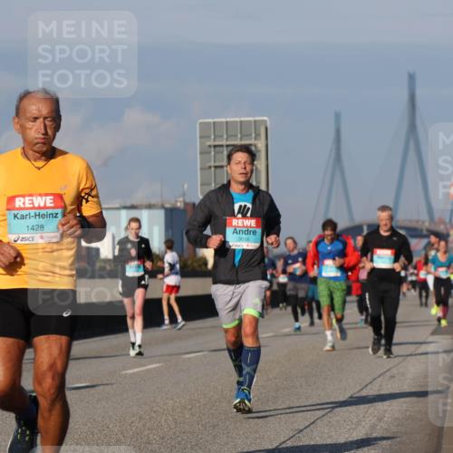 03.10.2025 - Köhlbrandbrückenlauf Luisa Fischer http://msf.ph/oto/9009937 03.10.2025 10:51:52 Position 3 10, 12, 1428, 3656 meine-sportfotos.de