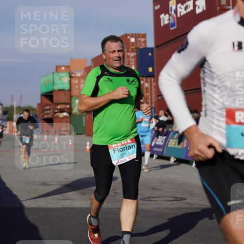 03.10.2025 - Köhlbrandbrückenlauf Michael Burmester http://msf.ph/oto/9009939 03.10.2025 10:10:56 Ziel 1149, 1151, 1183, 1229, 1286, 1568, 1802, 1945, 1973, 2381, 2711, 2729, 3334, 3352, 3410, 3717, 3808 meine-sportfotos.de