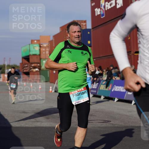03.10.2025 - Köhlbrandbrückenlauf Michael Burmester http://msf.ph/oto/9009948 03.10.2025 10:10:57 Ziel 1149, 1151, 1183, 1229, 1286, 1568, 1802, 1945, 1973, 2381, 2711, 2729, 3334, 3352, 3410, 3717, 3808 meine-sportfotos.de