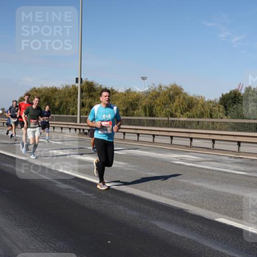 03.10.2025 - Köhlbrandbrückenlauf Julia Fischer http://msf.ph/oto/9009954 03.10.2025 12:54:21 Position 3  meine-sportfotos.de