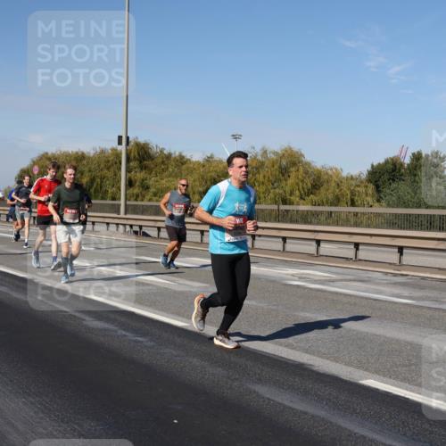 03.10.2025 - Köhlbrandbrückenlauf Julia Fischer http://msf.ph/oto/9009961 03.10.2025 12:54:22 Position 3  meine-sportfotos.de