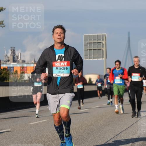 03.10.2025 - Köhlbrandbrückenlauf Luisa Fischer http://msf.ph/oto/9009962 03.10.2025 10:51:54 Position 3 12, 3656 meine-sportfotos.de