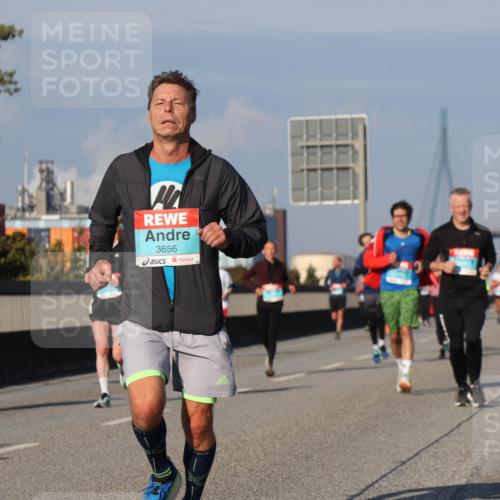 03.10.2025 - Köhlbrandbrückenlauf Luisa Fischer http://msf.ph/oto/9009966 03.10.2025 10:51:54 Position 3 3656 meine-sportfotos.de