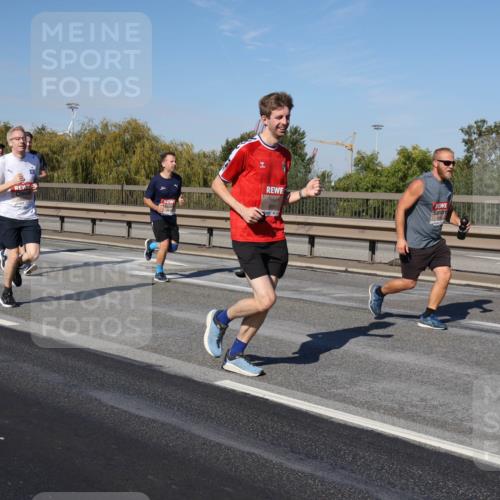 03.10.2025 - Köhlbrandbrückenlauf Julia Fischer http://msf.ph/oto/9009967 03.10.2025 12:54:25 Position 3 6800 meine-sportfotos.de