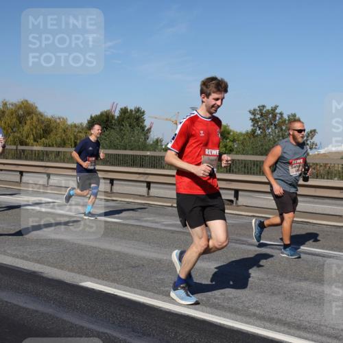 03.10.2025 - Köhlbrandbrückenlauf Julia Fischer http://msf.ph/oto/9009970 03.10.2025 12:54:25 Position 3  meine-sportfotos.de