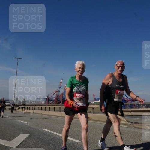 03.10.2025 - Köhlbrandbrückenlauf Matties Gatica Varas http://msf.ph/oto/9009972 03.10.2025 13:08:02 Position 2 6165, 118 meine-sportfotos.de