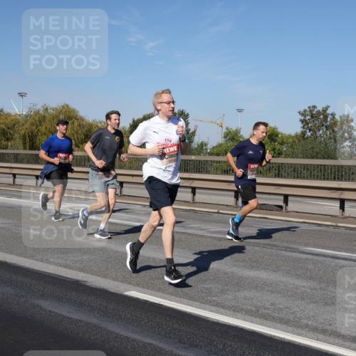 03.10.2025 - Köhlbrandbrückenlauf Julia Fischer http://msf.ph/oto/9009974 03.10.2025 12:54:26 Position 3 5953 meine-sportfotos.de