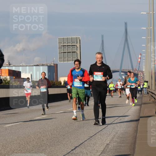 03.10.2025 - Köhlbrandbrückenlauf Luisa Fischer http://msf.ph/oto/9009975 03.10.2025 10:51:55 Position 3 3656, 3484, 1397 meine-sportfotos.de