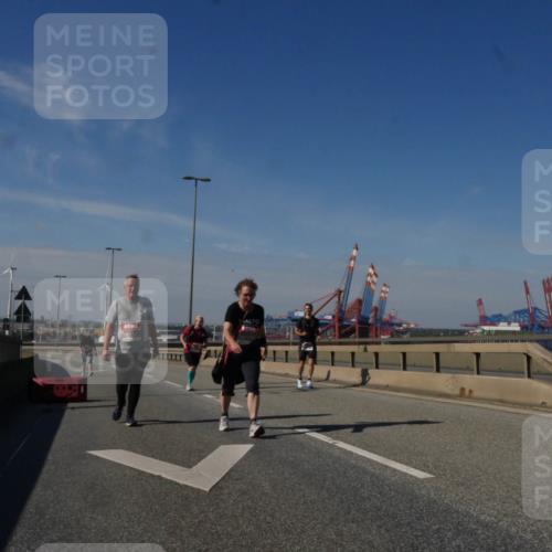03.10.2025 - Köhlbrandbrückenlauf Matties Gatica Varas http://msf.ph/oto/9009983 03.10.2025 13:08:07 Position 2  meine-sportfotos.de