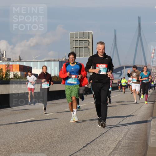 03.10.2025 - Köhlbrandbrückenlauf Luisa Fischer http://msf.ph/oto/9009988 03.10.2025 10:51:56 Position 3 2698, 3484, 197 meine-sportfotos.de
