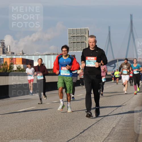 03.10.2025 - Köhlbrandbrückenlauf Luisa Fischer http://msf.ph/oto/9009992 03.10.2025 10:51:57 Position 3 2698, 34841, 1397 meine-sportfotos.de