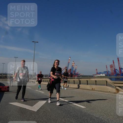 03.10.2025 - Köhlbrandbrückenlauf Matties Gatica Varas http://msf.ph/oto/9009996 03.10.2025 13:08:08 Position 2  meine-sportfotos.de