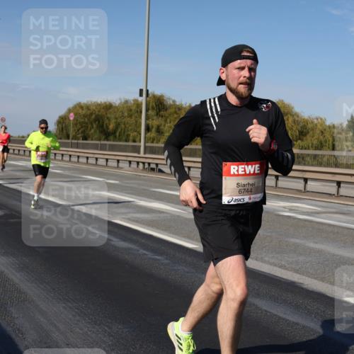 03.10.2025 - Köhlbrandbrückenlauf Julia Fischer http://msf.ph/oto/9010004 03.10.2025 12:54:33 Position 3 6744 meine-sportfotos.de