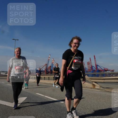 03.10.2025 - Köhlbrandbrückenlauf Matties Gatica Varas http://msf.ph/oto/9010009 03.10.2025 13:08:10 Position 2 4980, 5919, 18 meine-sportfotos.de
