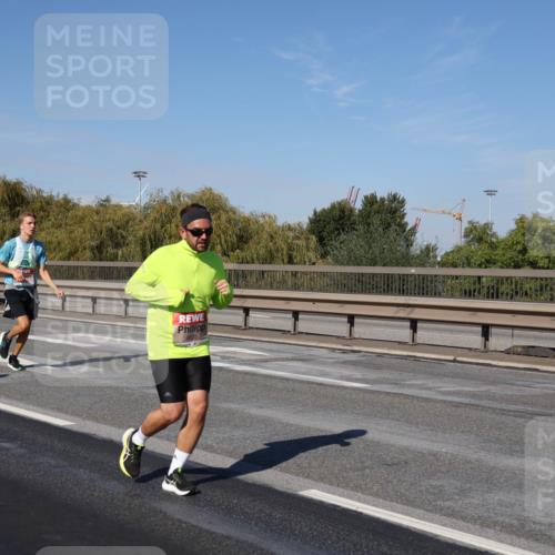 03.10.2025 - Köhlbrandbrückenlauf Julia Fischer http://msf.ph/oto/9010020 03.10.2025 12:54:36 Position 3  meine-sportfotos.de