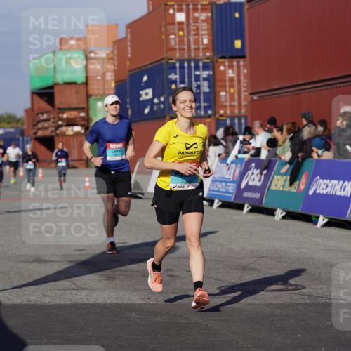 03.10.2025 - Köhlbrandbrückenlauf Michael Burmester http://msf.ph/oto/9010021 03.10.2025 10:11:02 Ziel 1149, 1286, 3011, 3334, 3352, 3653 meine-sportfotos.de