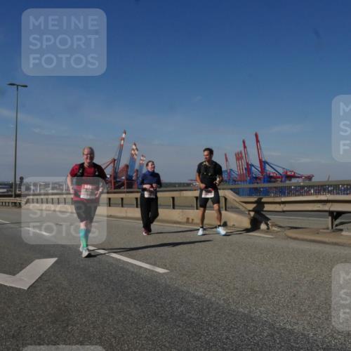 03.10.2025 - Köhlbrandbrückenlauf Matties Gatica Varas http://msf.ph/oto/9010026 03.10.2025 13:08:12 Position 2 118 meine-sportfotos.de