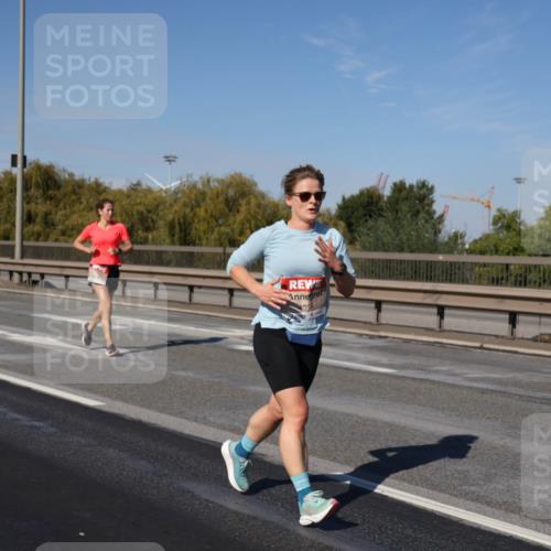 03.10.2025 - Köhlbrandbrückenlauf Julia Fischer http://msf.ph/oto/9010032 03.10.2025 12:54:39 Position 3  meine-sportfotos.de