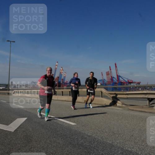 03.10.2025 - Köhlbrandbrückenlauf Matties Gatica Varas http://msf.ph/oto/9010033 03.10.2025 13:08:13 Position 2 18 meine-sportfotos.de