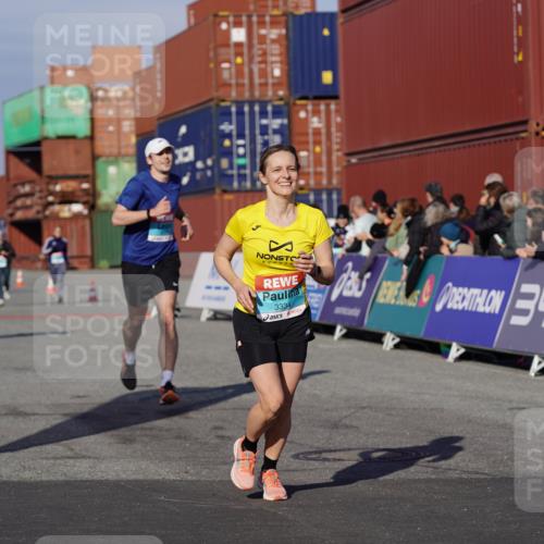 03.10.2025 - Köhlbrandbrückenlauf Michael Burmester http://msf.ph/oto/9010039 03.10.2025 10:11:02 Ziel 1149, 1286, 3011, 3334, 3352, 3653 meine-sportfotos.de